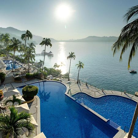 Camino Real Acapulco Diamante Hotel Eksteriør billede The swimming pool at the InterContinental Nha Trang